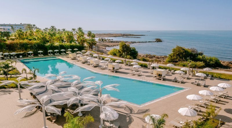 Buche Traumhotels an den schönsten Stränden auf Zypern bei Travioro