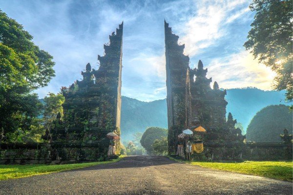 Erlebe einen spektakulären Urlaub auf Bali in Indonesien mit Travioro