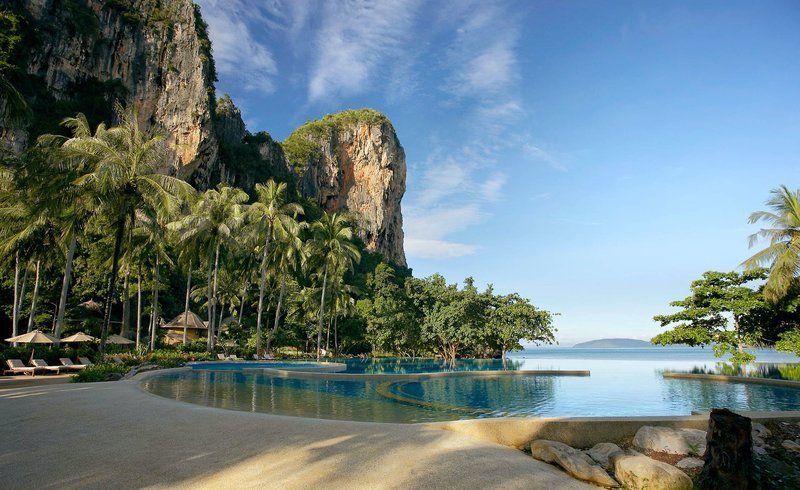 Reise mit den günstigen Urlaubsangeboten von Travioro nach Thailand und genieße die schönsten Strände der Welt