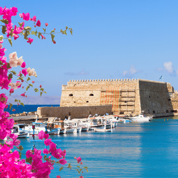 Kreta ist eine der beliebtesten griechischen Inseln und perfekt für einen Griechenland Urlaub