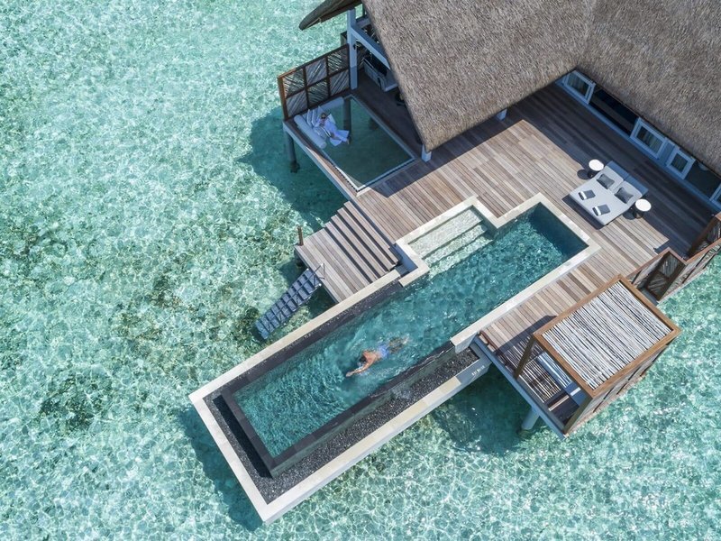Entdecke das Traumhotel mit Swim-Up Zimmer Four Seasons Resort Maldives at Landaa Giraavaru auf den Malediven