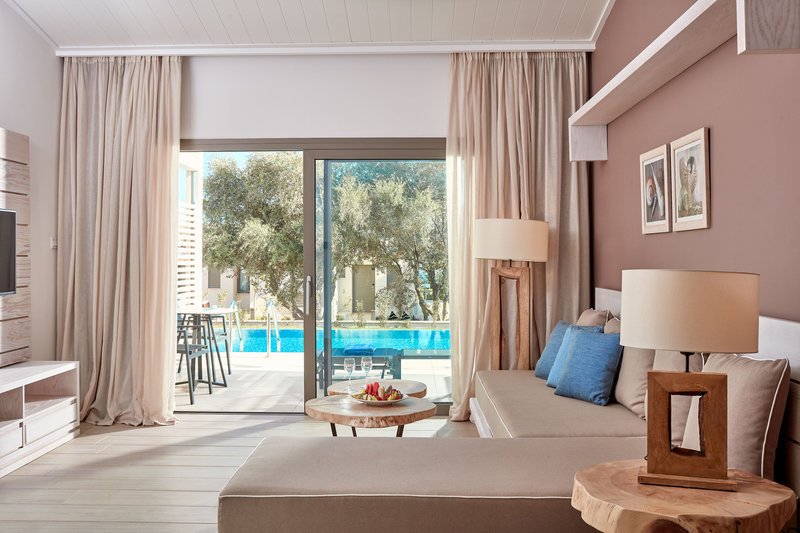 Entdecke das Traumhotel mit Swim-Up Zimmer Atlantica Mare Village Ayia Napa in Zypern