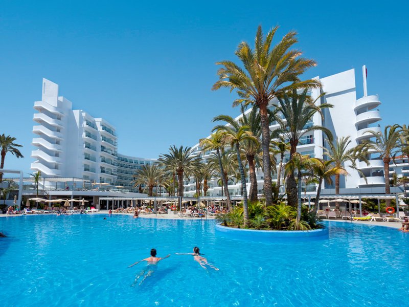 Die besten Hotels mit Wasserrutsche in Spanien bei Travioro entdecken