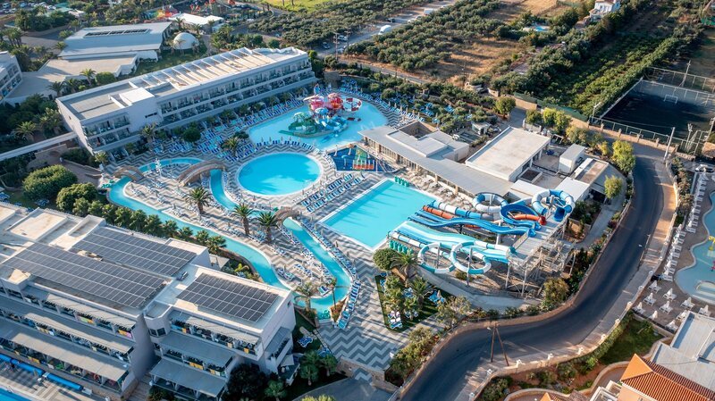 Top Hotels mit Privatpool in Griechenland auf Travioro entdecken