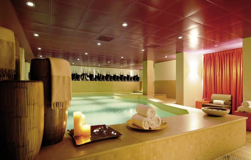 Buche Top-Hotels zu günstigen Preisen bei Travioro an den schönsten Silvesterreisezielen wie Amsterdam