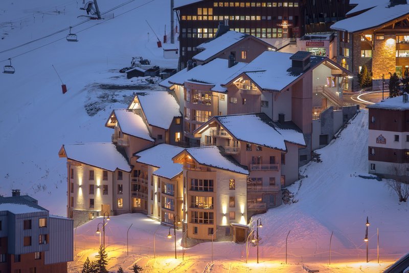 Entdecke die besten Hotelangebote für deinen Winterurlaub in Frankreich bei Travioro