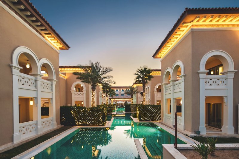 Traumhafte Luxushotels am Trendreiseziel Abu Dhabi bei Travioro entdecken